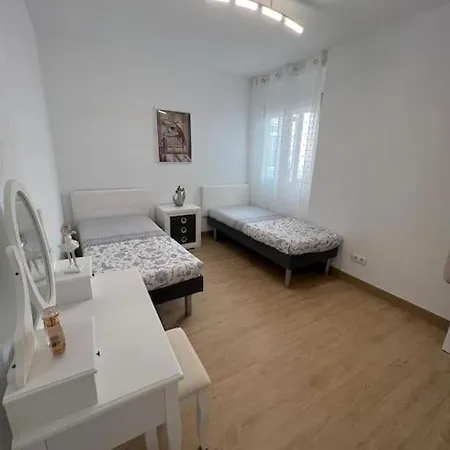 Grande Apartamento A 150 Metros De La Playa